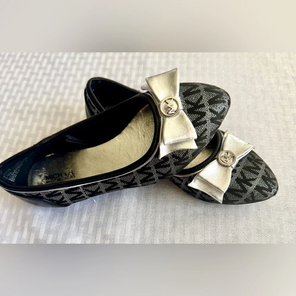 Michael Kors Luana Silver Lurex MK Logo Bow Ballet Flats Girls Kids Size 13